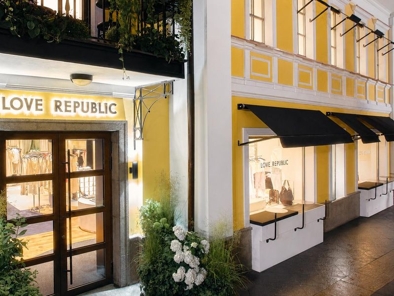 Флагманский pop-up Love Republic Maison в Столешниковом переулке