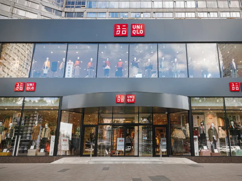 Открытие первого стрит-ритейл магазина UNIQLO на Новом Арбате