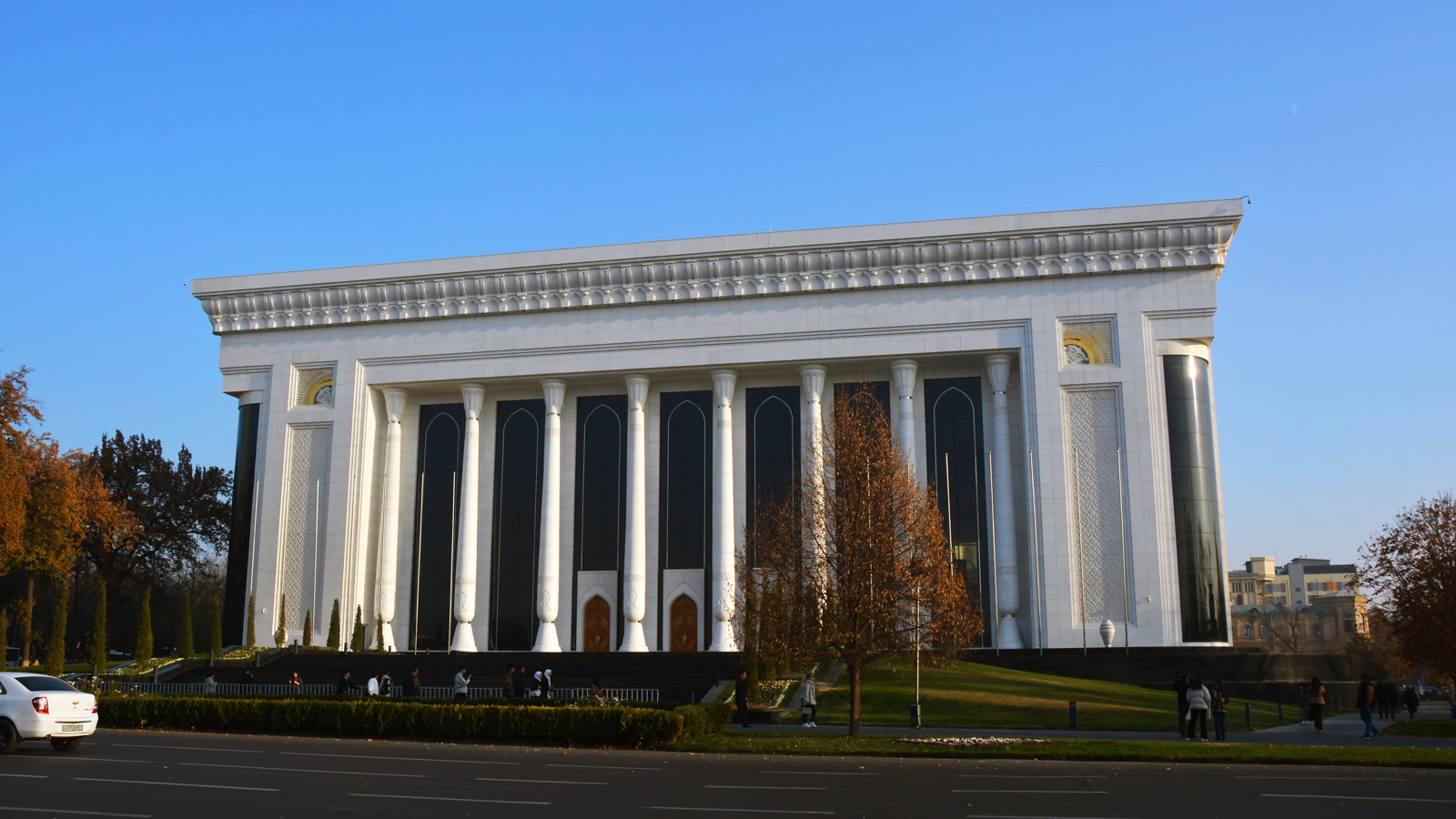 ТРЦ на улице Истикбол
