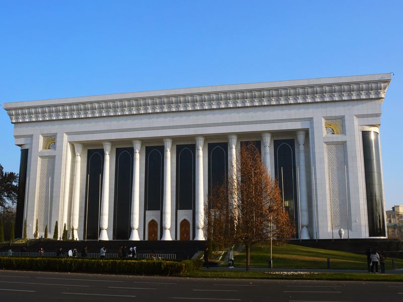 ТРЦ на улице Истикбол