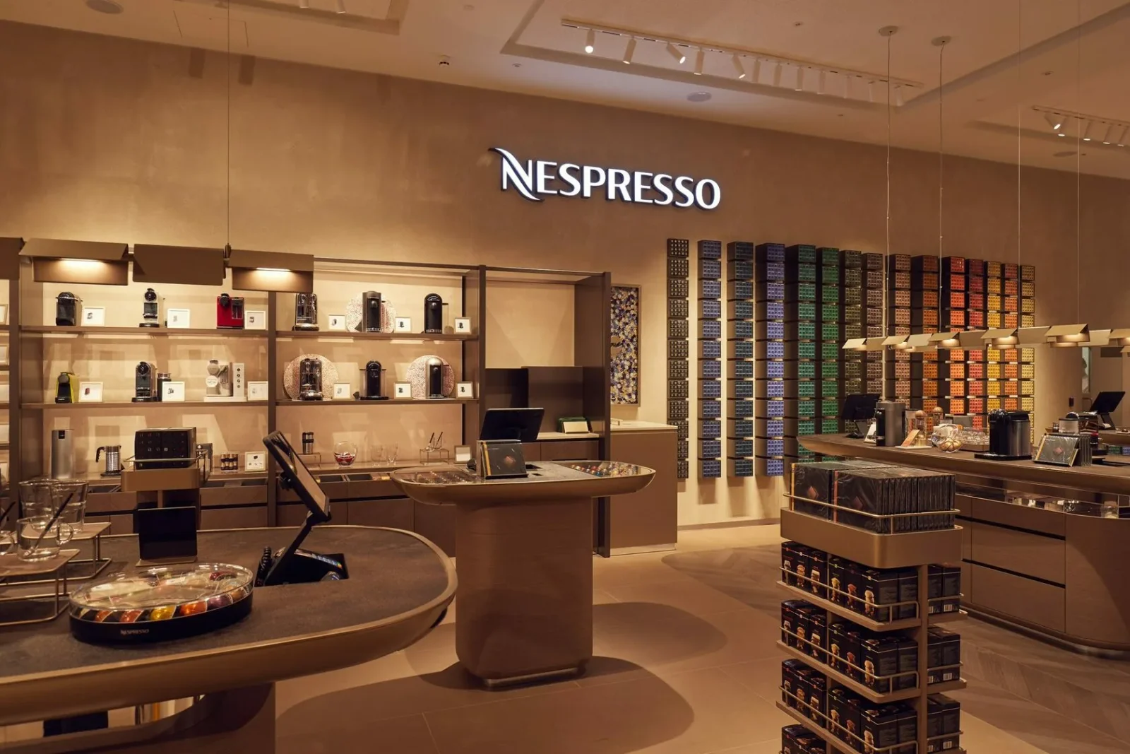 Кейс: Развитие сети бутиков Nespresso в России
